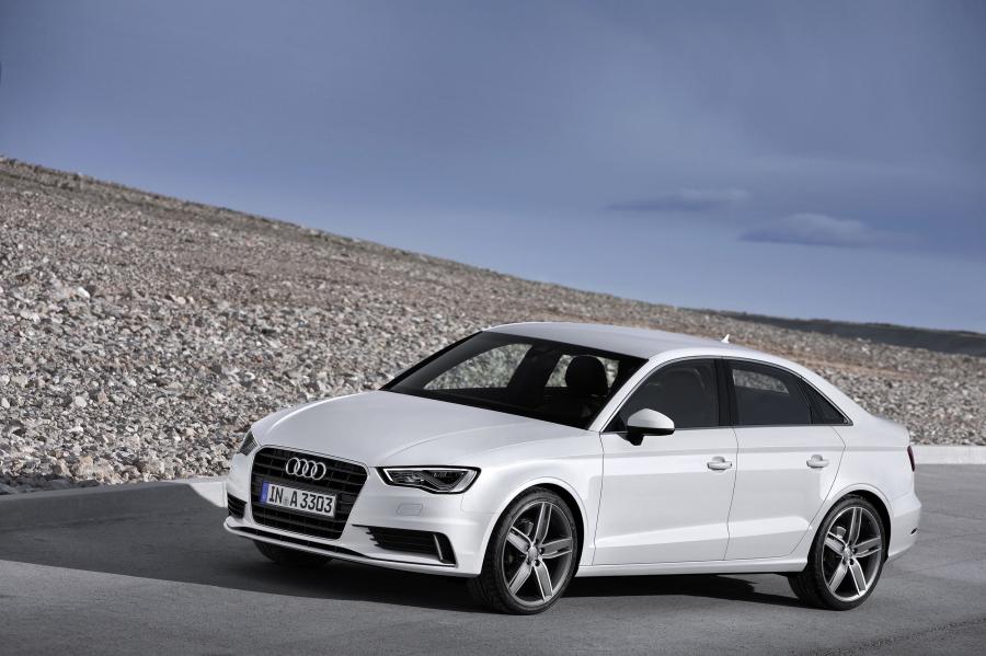  Audi A3 Sedan 2.0 TDI (8V) 2013 года  (WW) (фото 19 из 42)